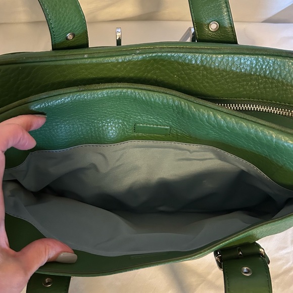 RARE COLE HAAN Village pebbled leather in kelly green. Oversized! 16 x 8 x 6. - Picture 6 of 10